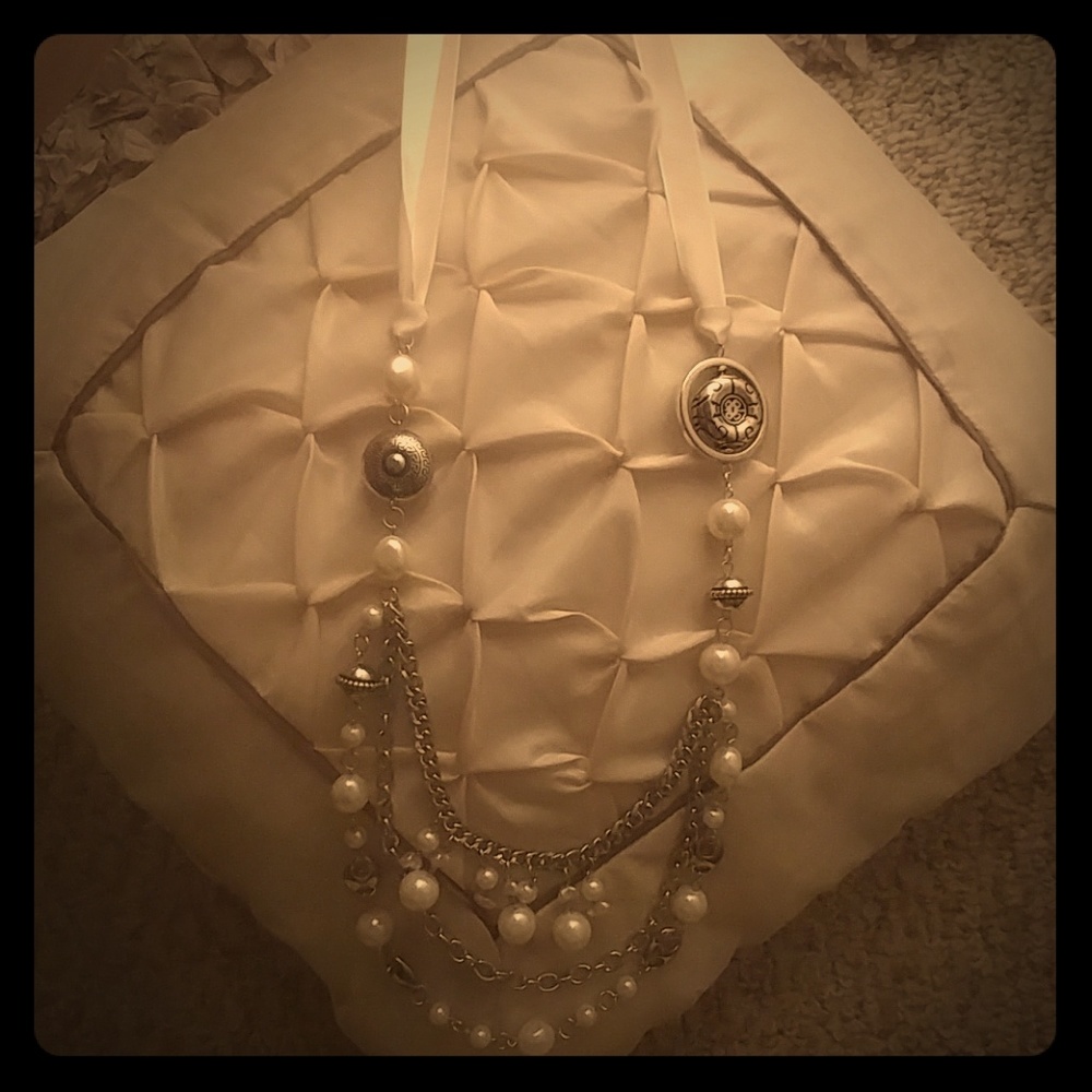 White layered Necklace